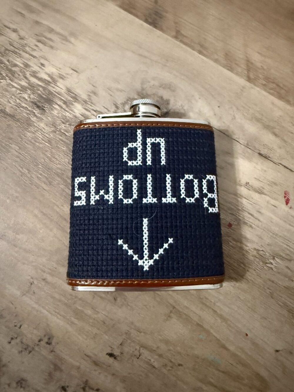 🍺 Hand-Stitched Needlepoint "Bottoms Up" Pocket Flask 7oz